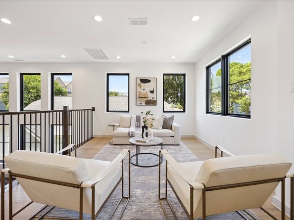 1209 Willard Street, Houston TX 77006