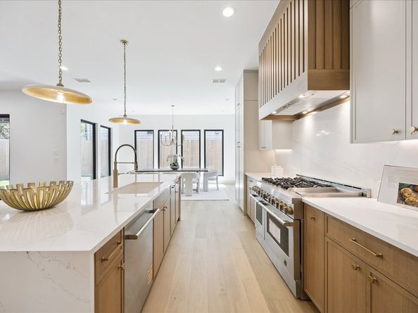 1209 Willard Street, Houston TX 77006