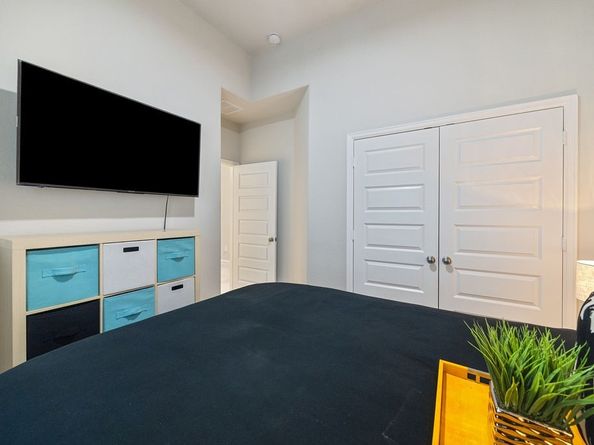 4008 Centre Glen Drive, Houston TX 77043