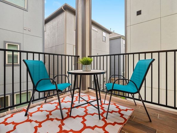 4008 Centre Glen Drive, Houston TX 77043