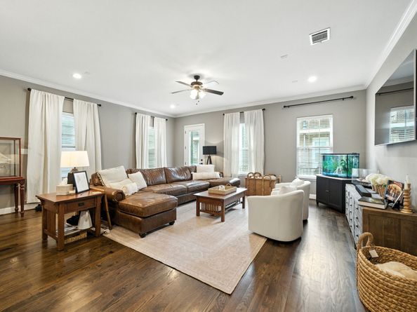 920 W 20th Street B, Houston TX 77008