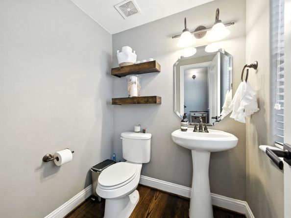 920 W 20th Street B, Houston TX 77008