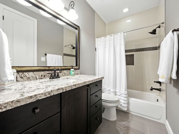 920 W 20th Street B, Houston TX 77008