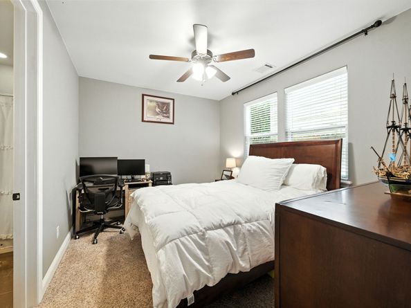 920 W 20th Street B, Houston TX 77008