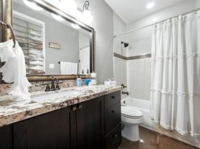 920 W 20th Street B, Houston TX 77008