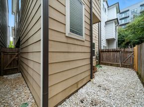 920 W 20th Street B, Houston TX 77008