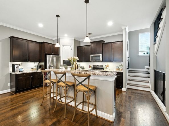 920 W 20th Street B, Houston TX 77008