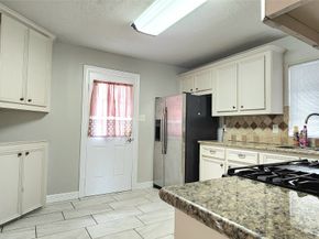 6927 Burgess Street, Houston TX 77021