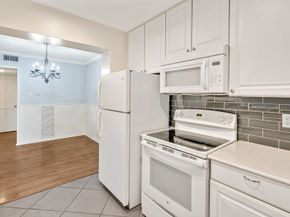 3809 N Braeswood Boulevard 30, Houston TX 77025