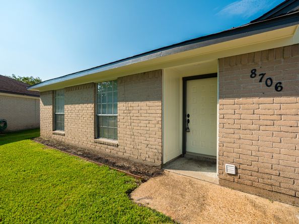 8706 Kirkmont Drive, Houston TX 77089