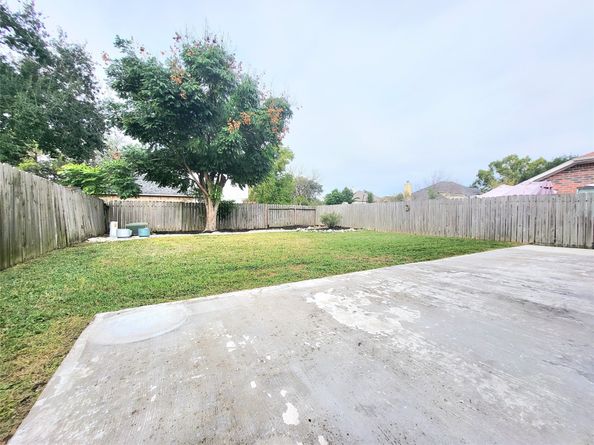 8722 Ashlawn Drive, Houston TX 77083