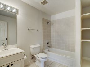 5400 Gibson Street, Houston TX 77007