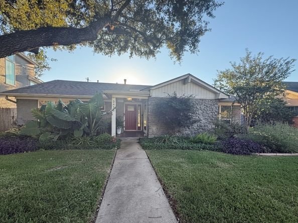 8422 Academy Street, Houston TX 77025