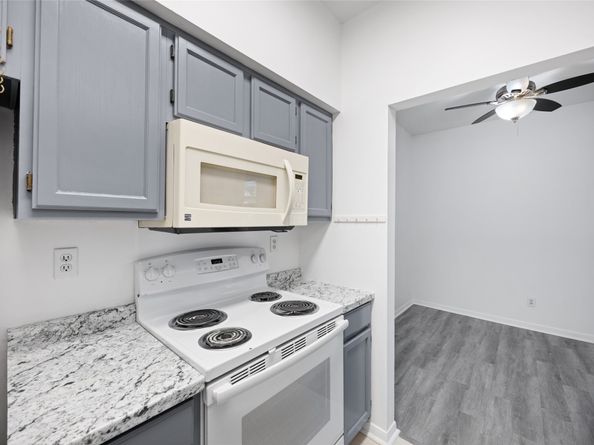 6500 Harbor Town Drive 3208, Houston TX 77036