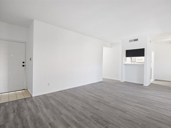 6500 Harbor Town Drive 3208, Houston TX 77036