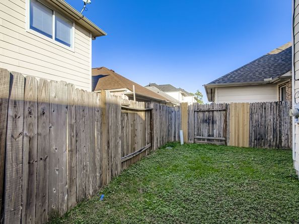 826 Forest Hillside Lane, Houston TX 77067