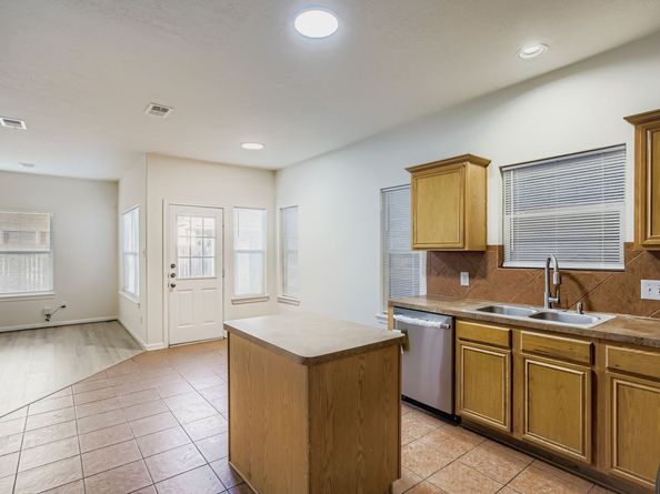 826 Forest Hillside Lane, Houston TX 77067