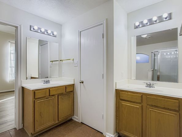 826 Forest Hillside Lane, Houston TX 77067