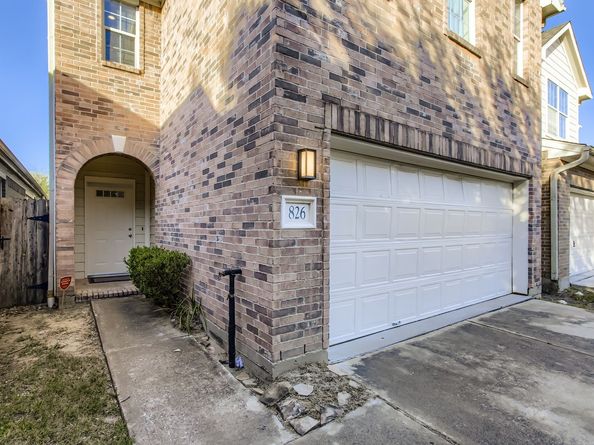826 Forest Hillside Lane, Houston TX 77067
