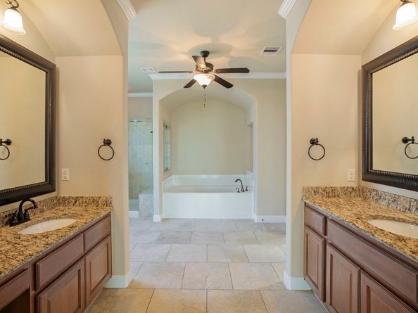 2150 Summit Mist Drive, Conroe TX 77304