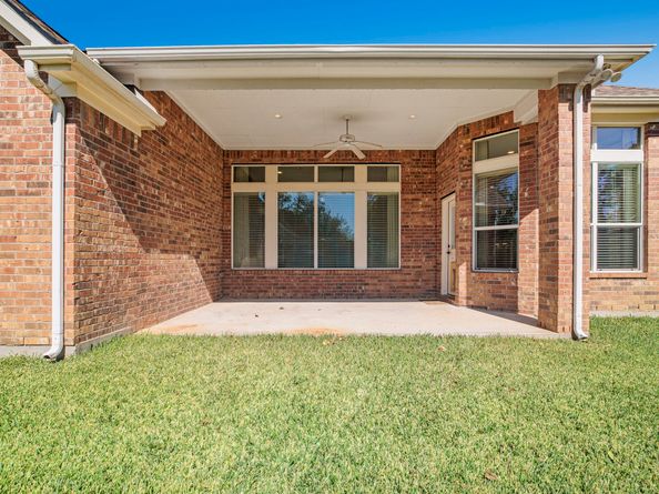 2150 Summit Mist Drive, Conroe TX 77304