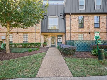 2475 Underwood Street