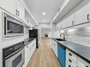 2243 W Alabama Street 10, Houston TX 77098