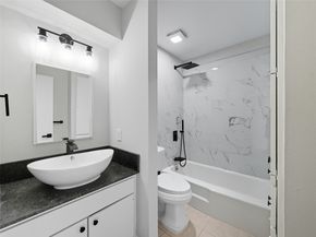 2243 W Alabama Street 10, Houston TX 77098