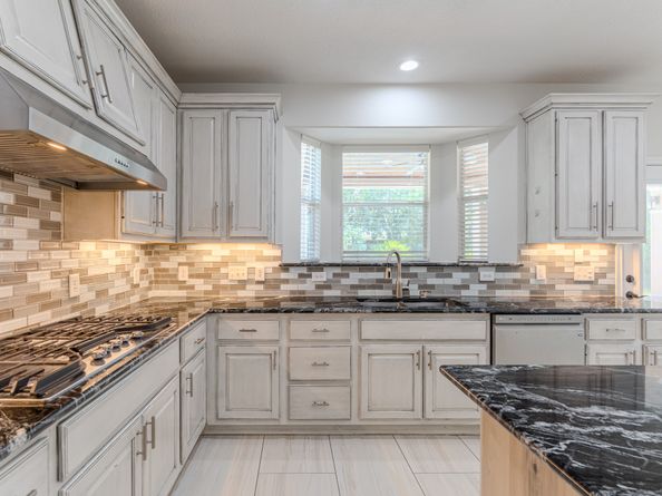 7 Stickley Court, The Woodlands TX 77382