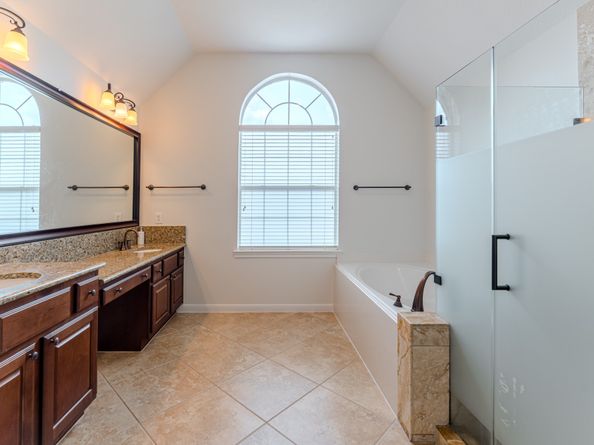 7 Stickley Court, The Woodlands TX 77382