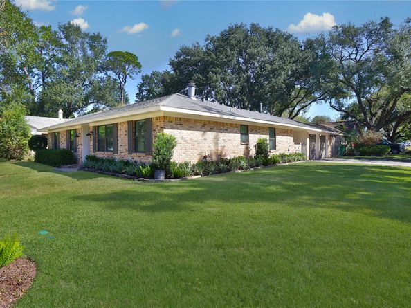 4402 Fallbrook Drive, Houston TX 77018