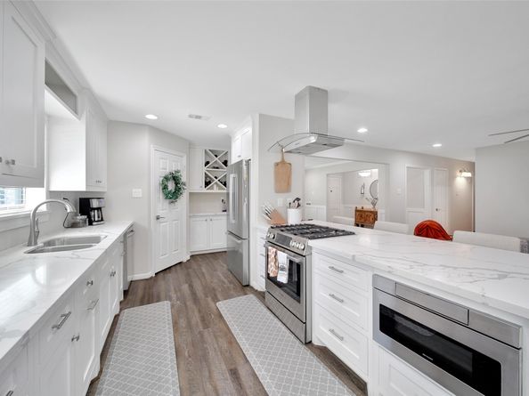 4402 Fallbrook Drive, Houston TX 77018