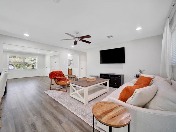 4402 Fallbrook Drive, Houston TX 77018