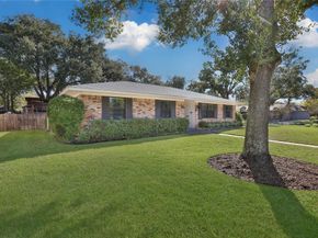4402 Fallbrook Drive, Houston TX 77018