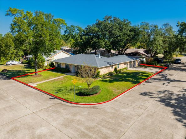 4402 Fallbrook Drive, Houston TX 77018