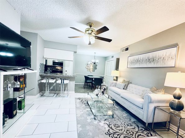 2120 El Paseo Street 3007, Houston TX 77054