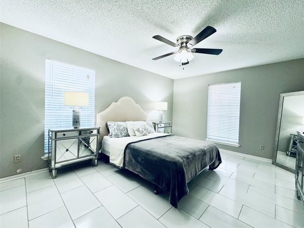 2120 El Paseo Street 3007, Houston TX 77054