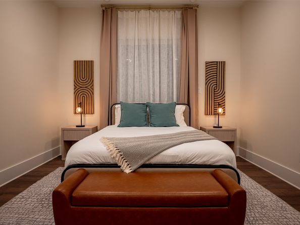 915 Thompson Street, Houston TX 77007