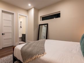 915 Thompson Street, Houston TX 77007