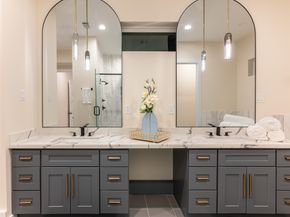 915 Thompson Street, Houston TX 77007