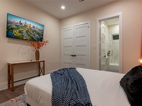 915 Thompson Street, Houston TX 77007