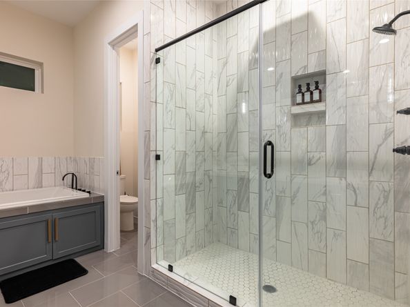 915 Thompson Street, Houston TX 77007