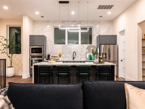 915 Thompson Street, Houston TX 77007