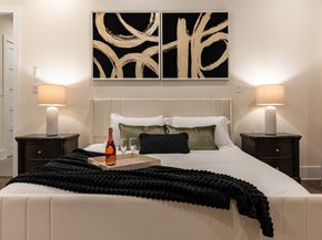 915 Thompson Street, Houston TX 77007