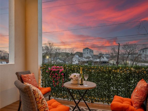 915 Thompson Street, Houston TX 77007