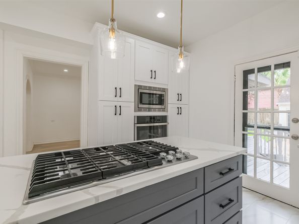 2201 Maroneal Street, Houston TX 77030