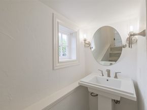 2201 Maroneal Street, Houston TX 77030