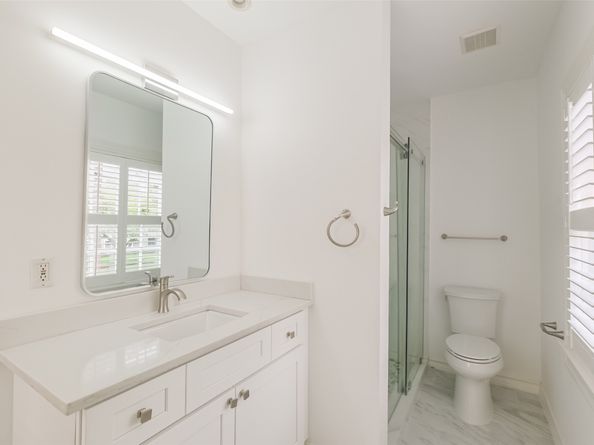 2201 Maroneal Street, Houston TX 77030