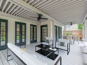 2201 Maroneal Street, Houston TX 77030