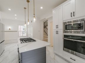 2201 Maroneal Street, Houston TX 77030